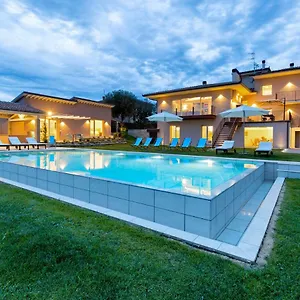 villa-spaccasole-su-cortona.it-tuscanyhotel.com/